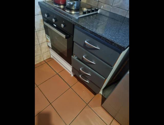 2 BEDROOM APARTMENT FOR SALE IN MALVERN EAST EXT